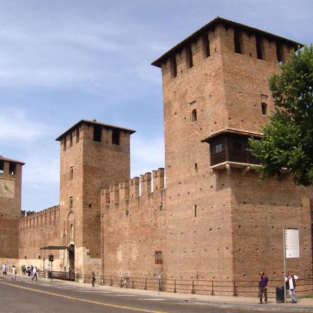 Castle View Lodge Intero Appartamento Verona Centro Storico Εξωτερικό φωτογραφία