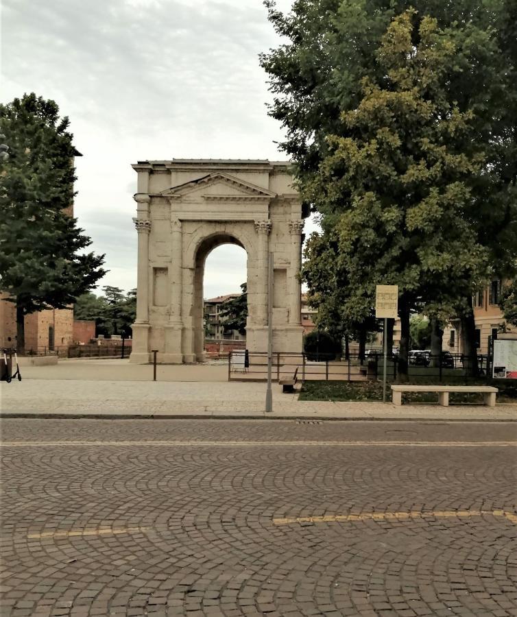Castle View Lodge Intero Appartamento Verona Centro Storico Εξωτερικό φωτογραφία