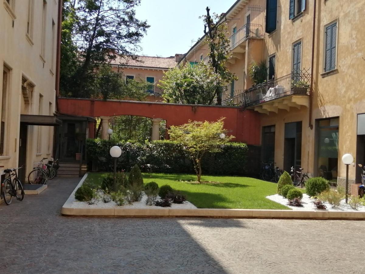 Castle View Lodge Intero Appartamento Verona Centro Storico Εξωτερικό φωτογραφία